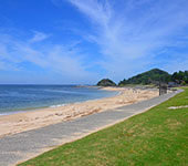 志賀島国民休暇村前の海岸
